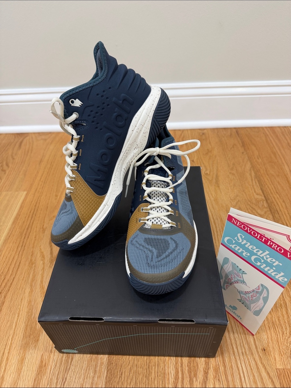 Moolah Neovolt Pro 3 - color blue & bronze woman’s size 8